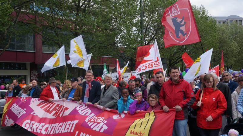 Demonstration am 1. Mai für Vielfalt, statt Rechtsruck.