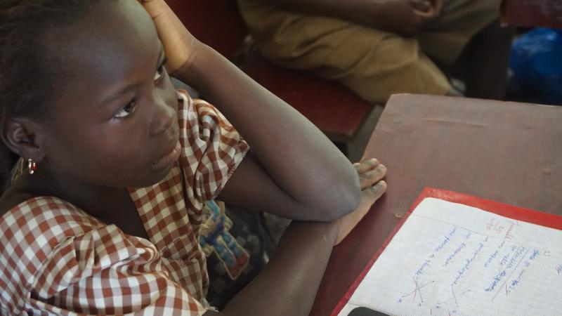 Statt in die Schule zu gehen, müssen zwei Millionen Kinder in Westafrika bei der Kakaoarbeit anpacken.